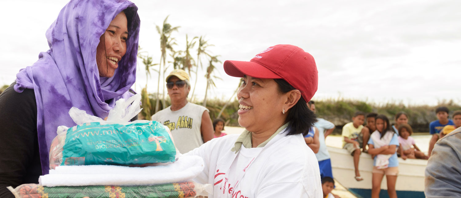 Help Typhoon Haiyan survivors in the Philippines by Mercy Corps