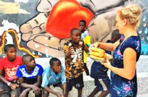 Much-appreciated food distribution to the talibes