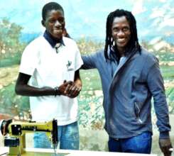 Issa Kouyate congratulates Samba on his success