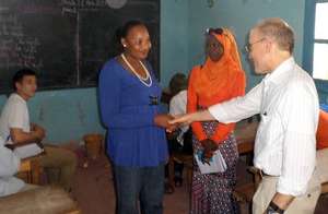 Diodio presents teacher Bouri to the ambassador