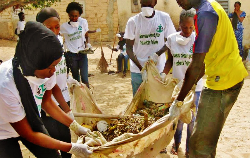 Cleaning in daara Serigne Abdoulaye Ba in Pikine