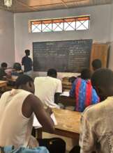 Kalidou's English classes are well attended.