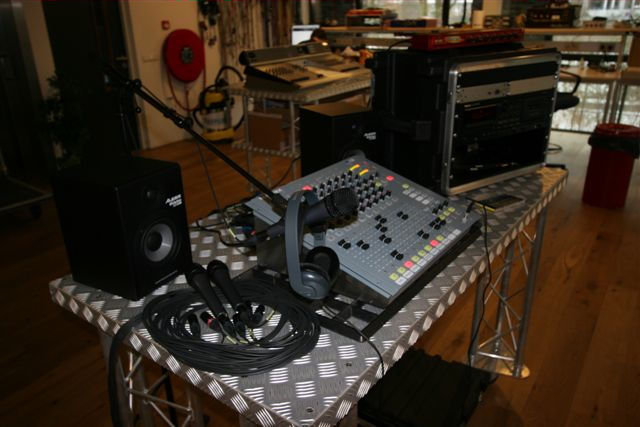 Build a radio station for peace in Sierra Leone