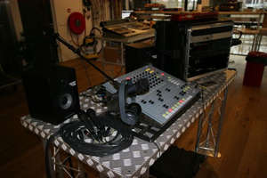 Build a radio station for peace in Sierra Leone
