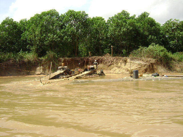 Support labor rights in gold mining in Colombia
