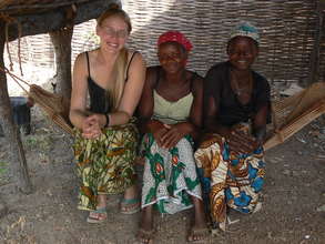 Young women of Fongoli village