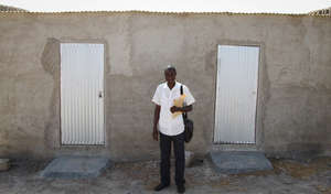 Dondo in front of the chaperone's rooms
