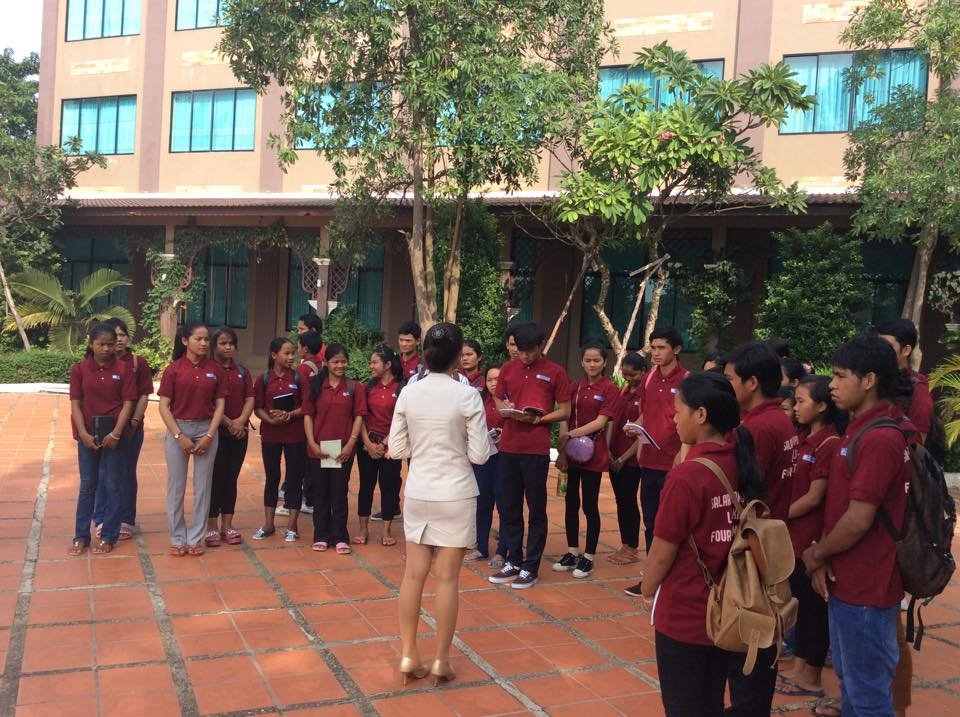 Walk out in the visit at Pacific