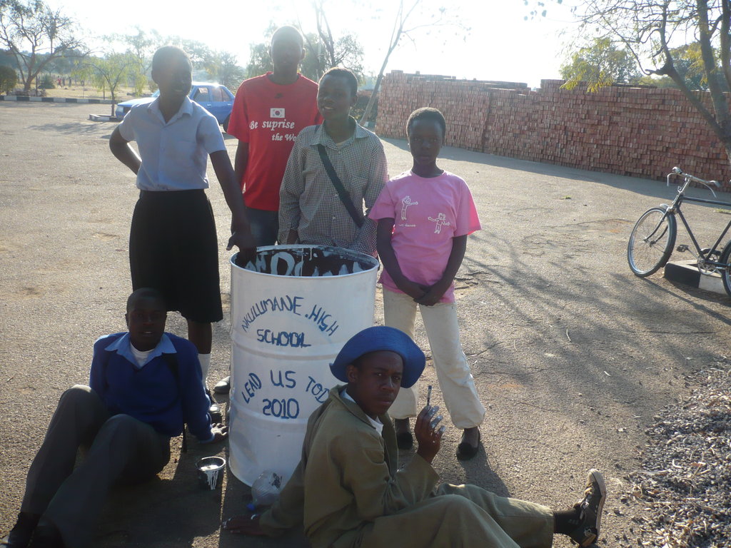 Train 320 Zimbabwean students on social innovation