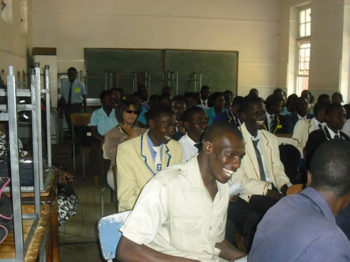 Train 320 Zimbabwean students on social innovation
