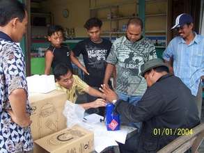 Freeplay Lifeline radios arrive in Indonesia!