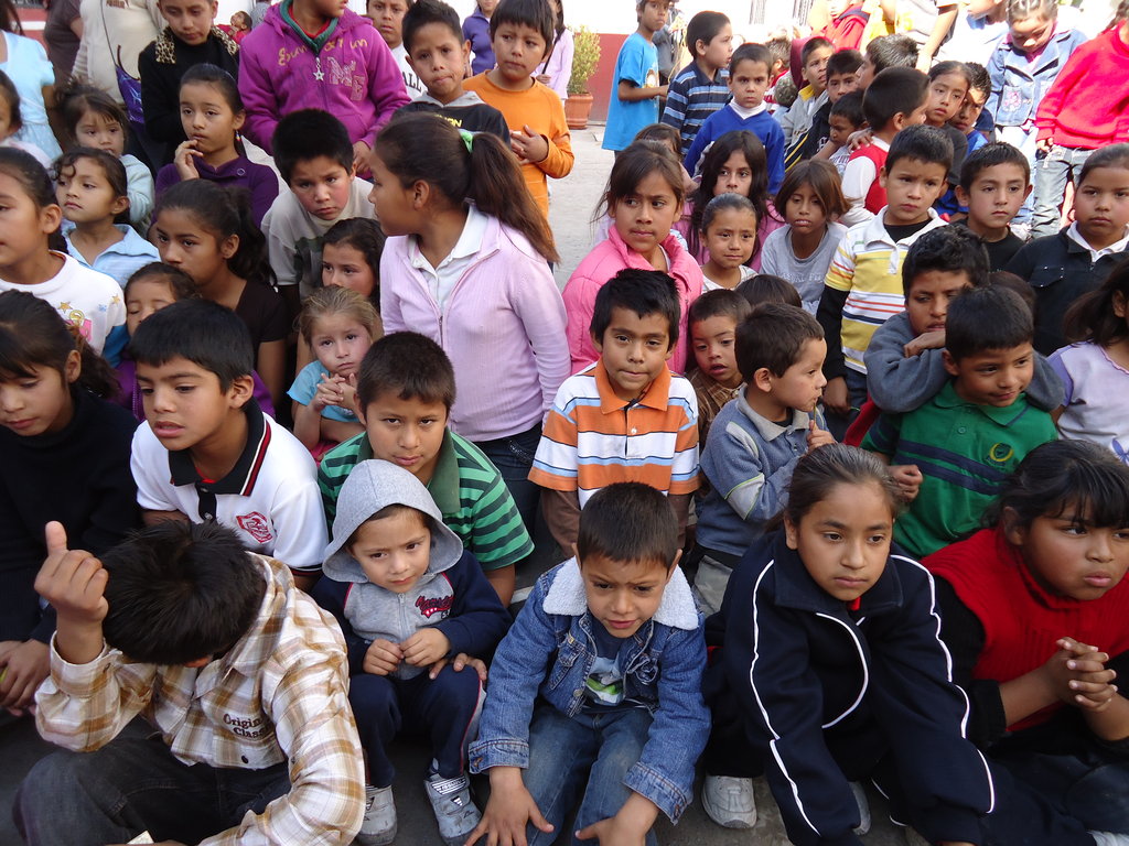 Improve Mexican Communities by feeding 500 people
