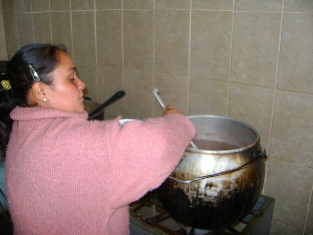 Improve Mexican Communities by feeding 500 people
