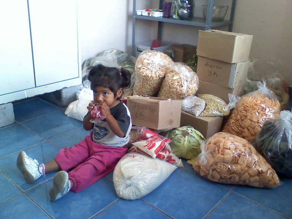 Improve Mexican Communities by feeding 500 people