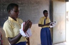 Training on using reusable sanitary pads