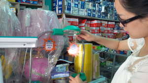 GCSF staff is buying reading lamps for Pa Nho