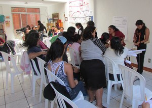 Flor leading the workshop