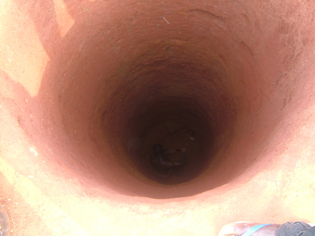 Build a well for 650 schoolchildren in Cameroon