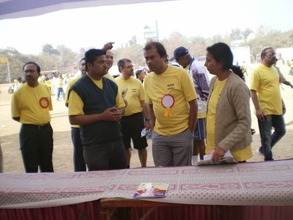 Nasik Run Trustee Uttam Rathod & SNSF staff (left)