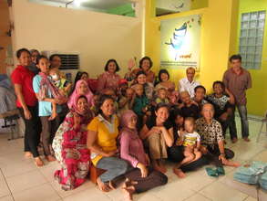 Training & Advocacy at a cancer shelter with SIF