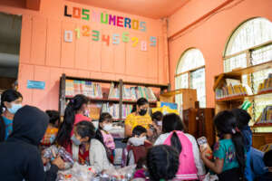 Activities at Saber sin Limites Community Library