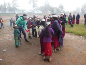 "The insects" prepare to perform