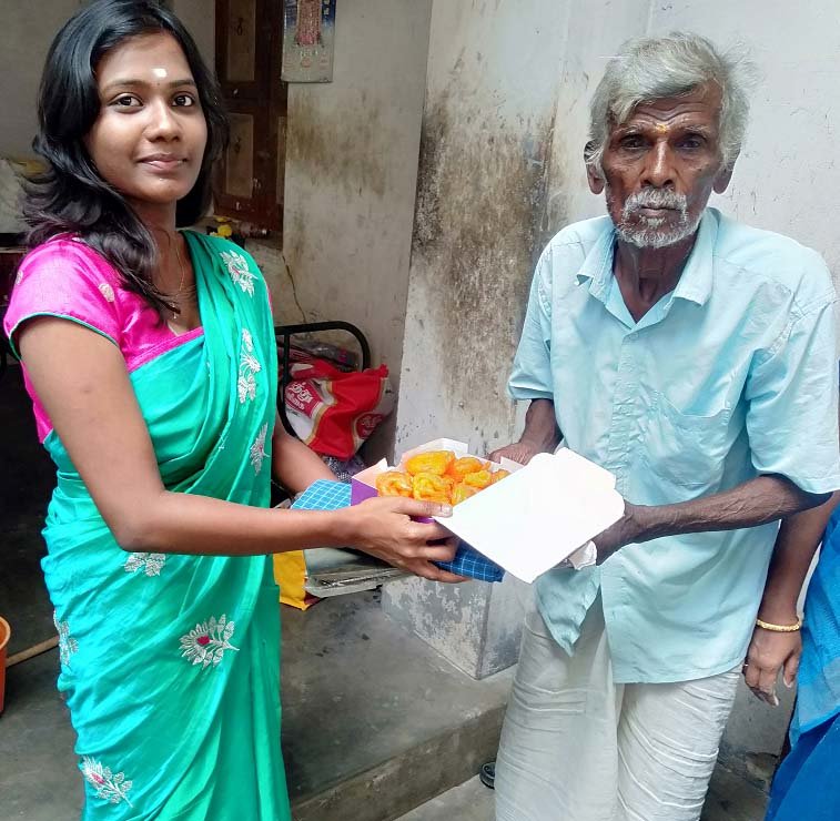 Dr.Sugasini distributed deepavali festival sweet
