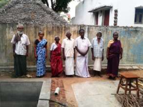 A group of inmate in front of the aged home