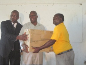 Tekeshe Foundation donating a computer