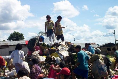 Employ Families Working on Recycling in Peru
