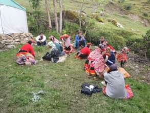 Awac Phuna weavers give weaving lesson