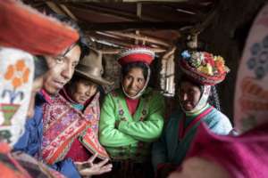 Pabel explains an exercise to the artisans
