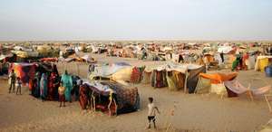 In Fassala camp, refugees urgently need tents.