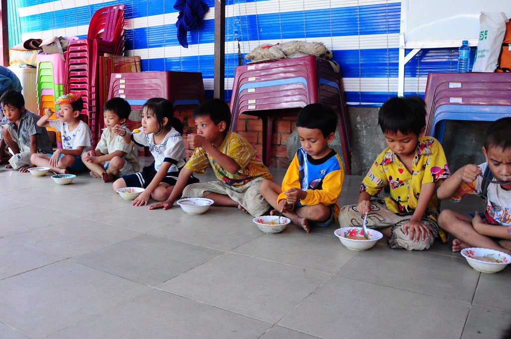Give a child a daily food pack, Cambodia