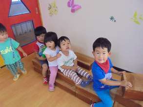 Children between 1 and 2 at Tomioka Kindergarten