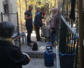 Cooking the dinner with the volunteers