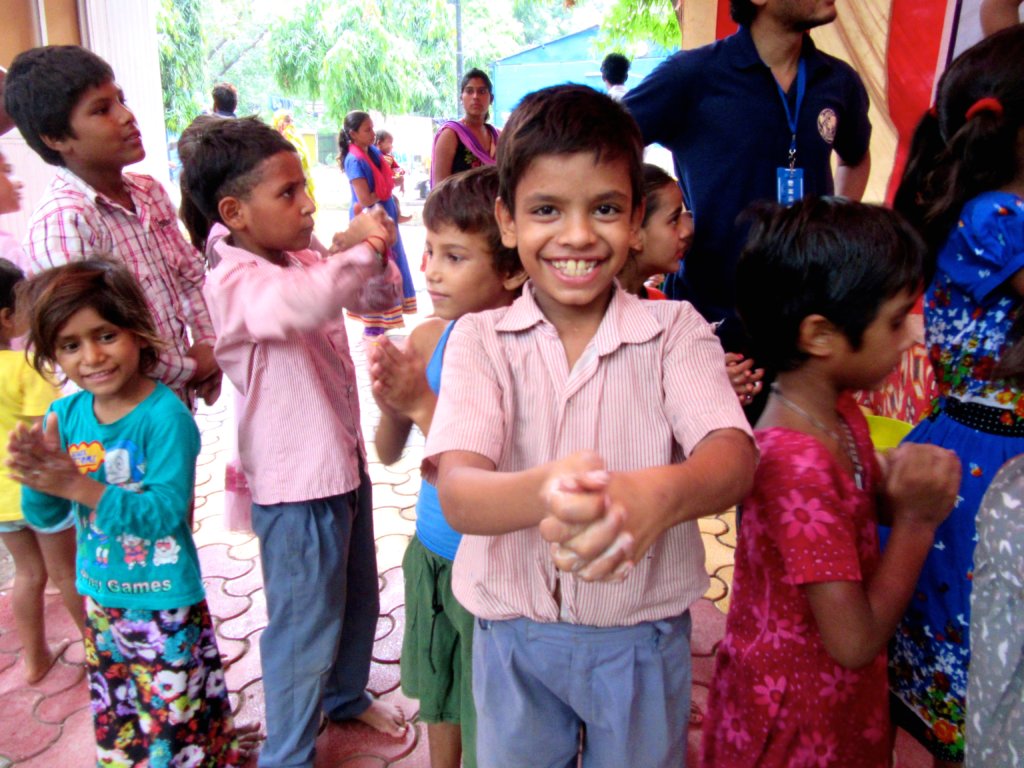 Support Humana People to People India