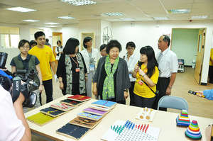 Mayor of Kaohsiung visits new center