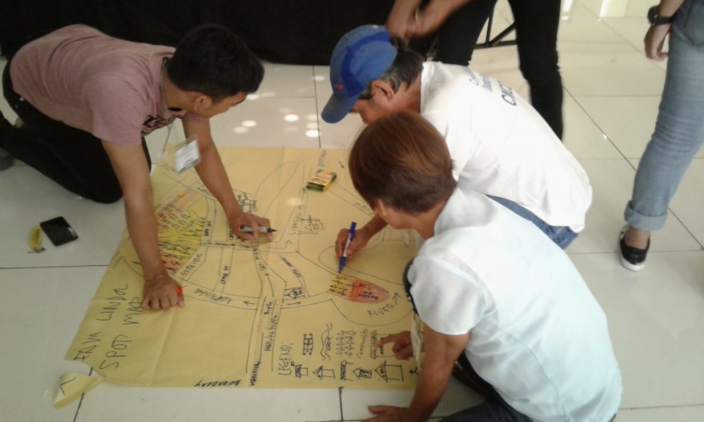 Fishers prepare for the "catch" and for disaster