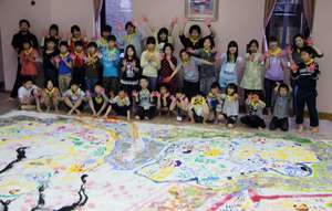 drawing a picture with hands