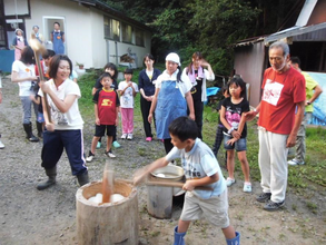 Fukushima Kids, Abukuma(making rice cake)
