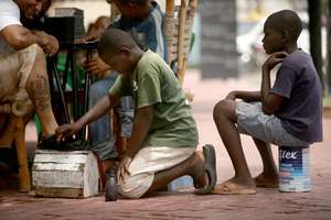 shining shoes in search of life