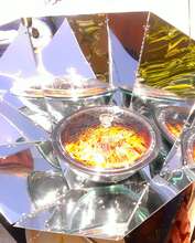 An eco-stove that cooks by trapping the sun's heat