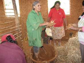 Women of the project learning about the right text