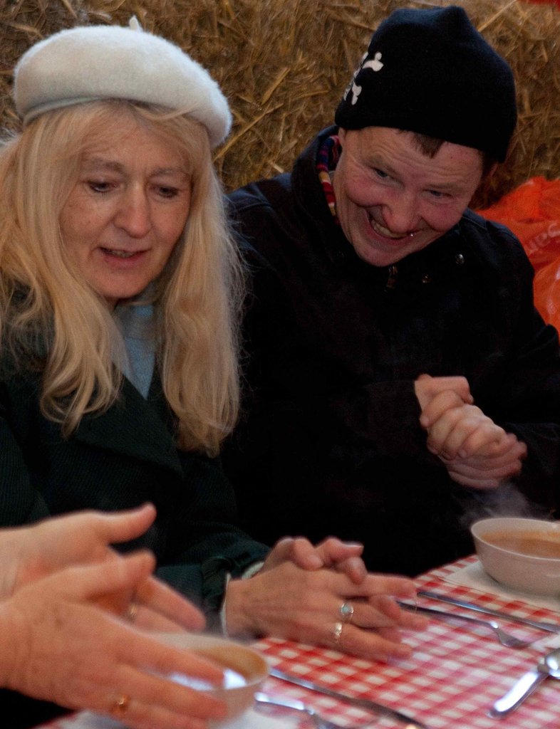 Empower communities to reduce UK food poverty