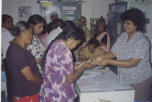 Helping poor Sri Lankan families-- photo 1