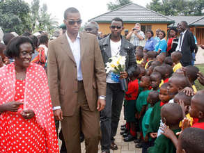 King Oyo of Tooro visits Fort Portal.