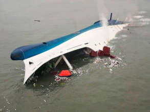 Sewol Ferry Sinking with Hundreds Still Aboard
