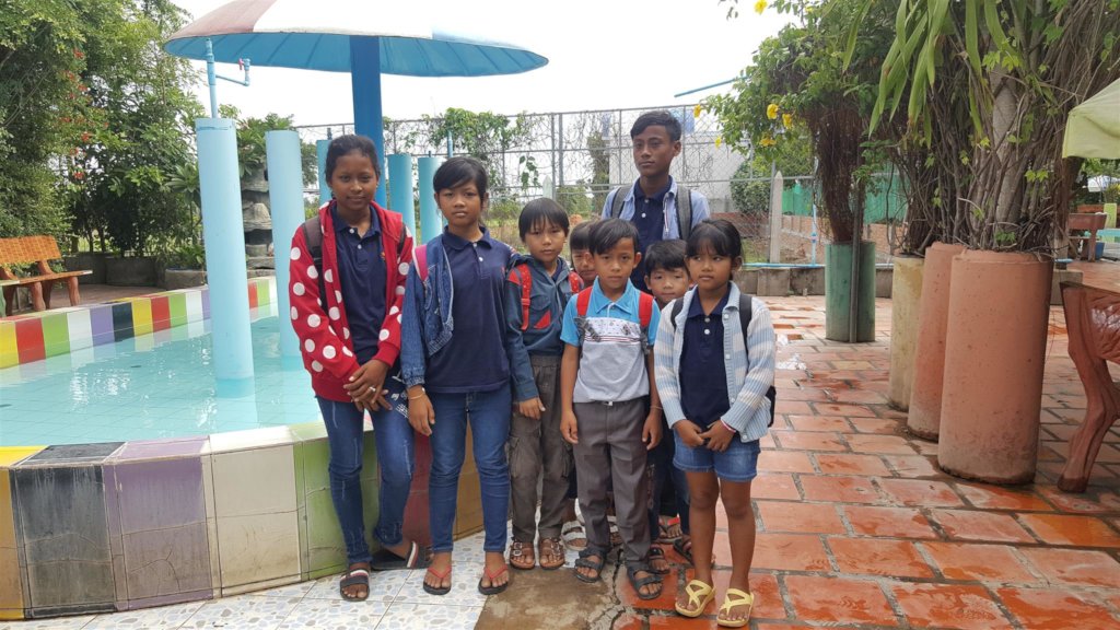 Usaphea with other children_environment education