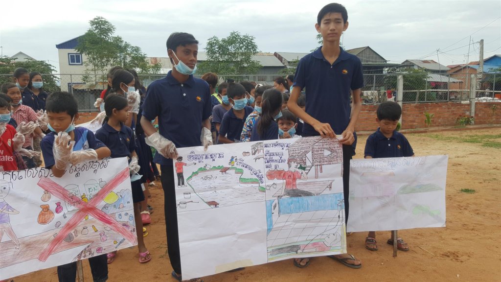 Usaphea and other children in cleaning day